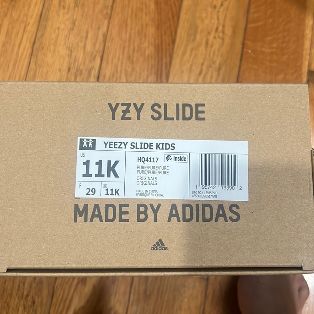 Yeezy slide kid 11k